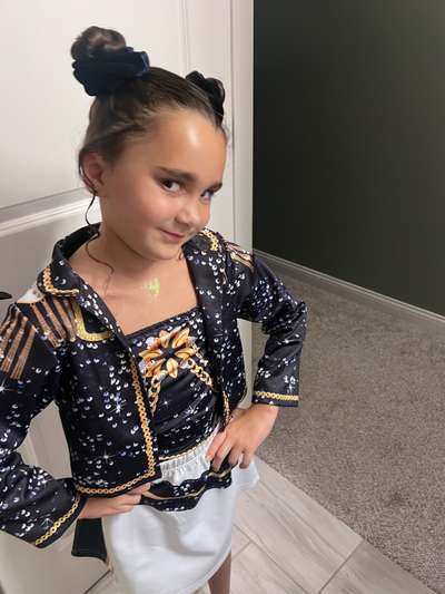 Zoey from Demon Hunter 